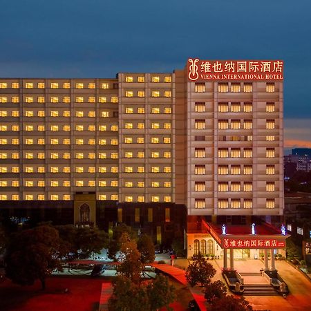Vienna International Hotel Guangzhou Baiyun International Conference Center Екстер'єр фото