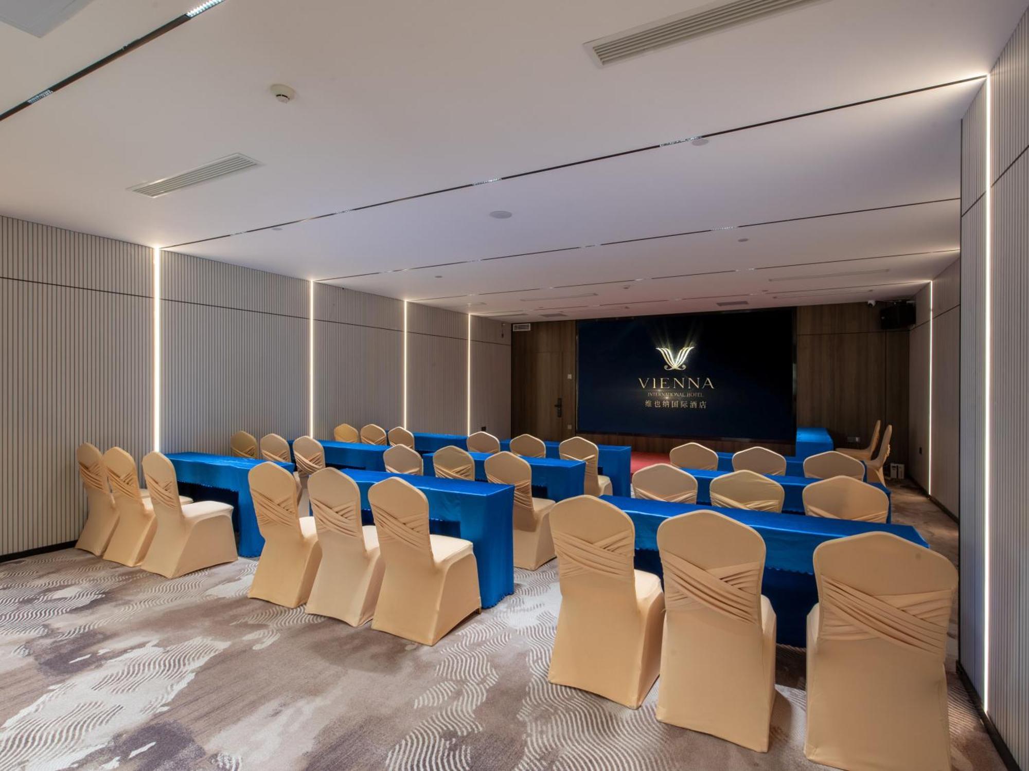 Vienna International Hotel Guangzhou Baiyun International Conference Center Екстер'єр фото