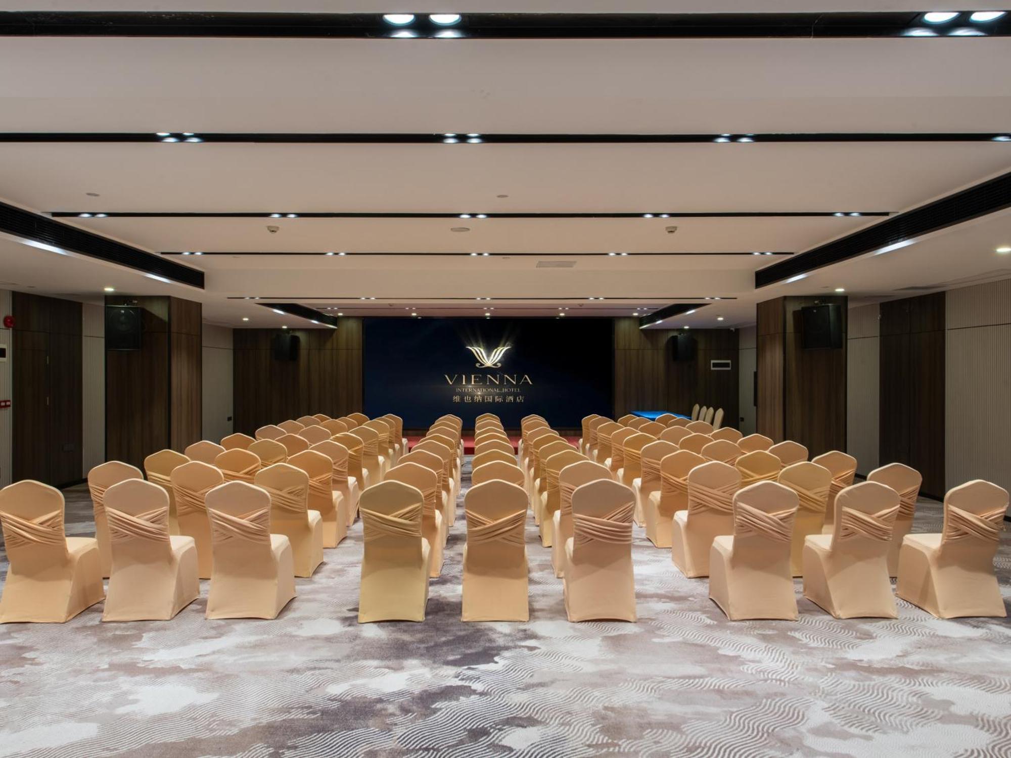 Vienna International Hotel Guangzhou Baiyun International Conference Center Екстер'єр фото