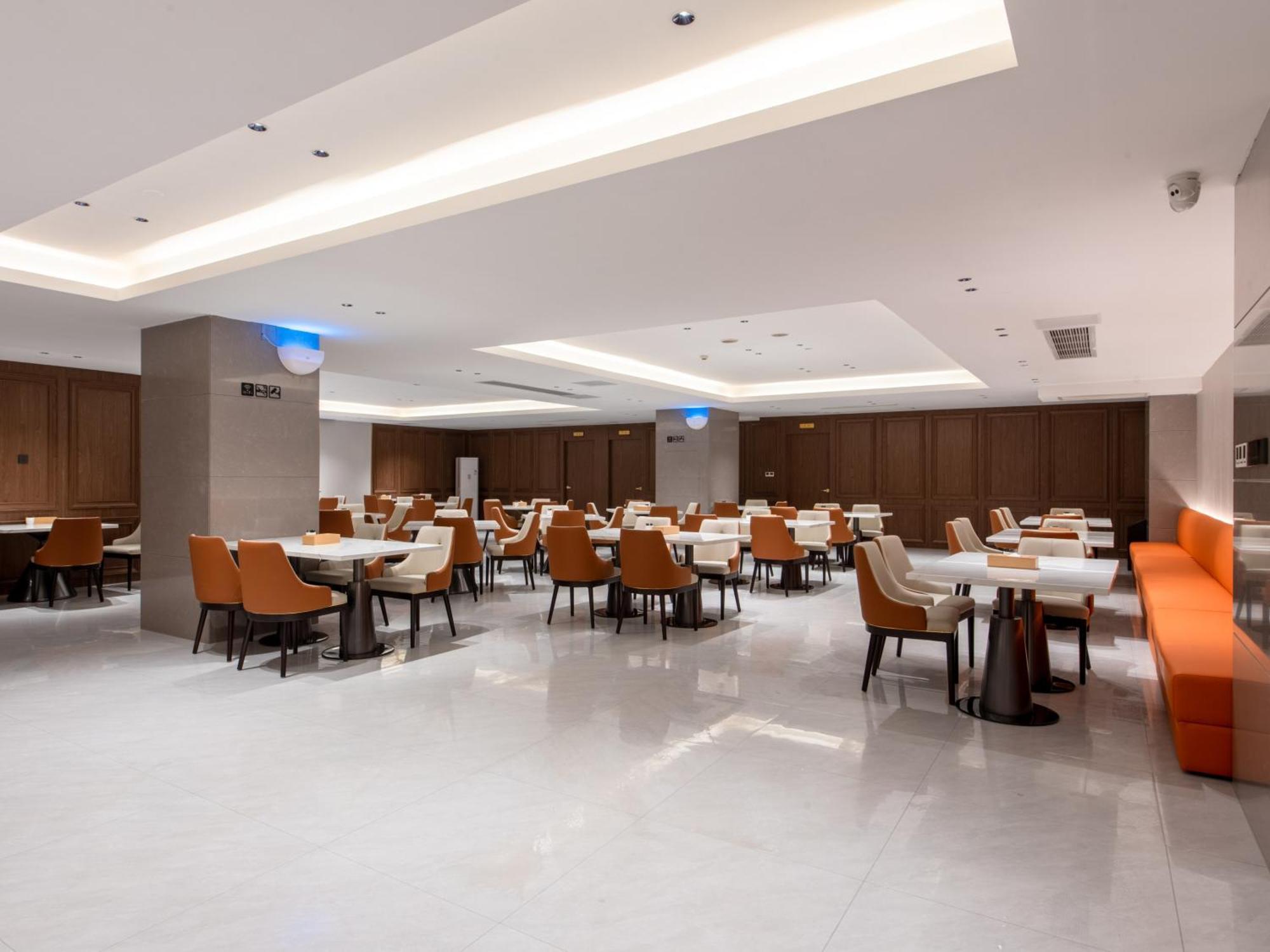 Vienna International Hotel Guangzhou Baiyun International Conference Center Екстер'єр фото