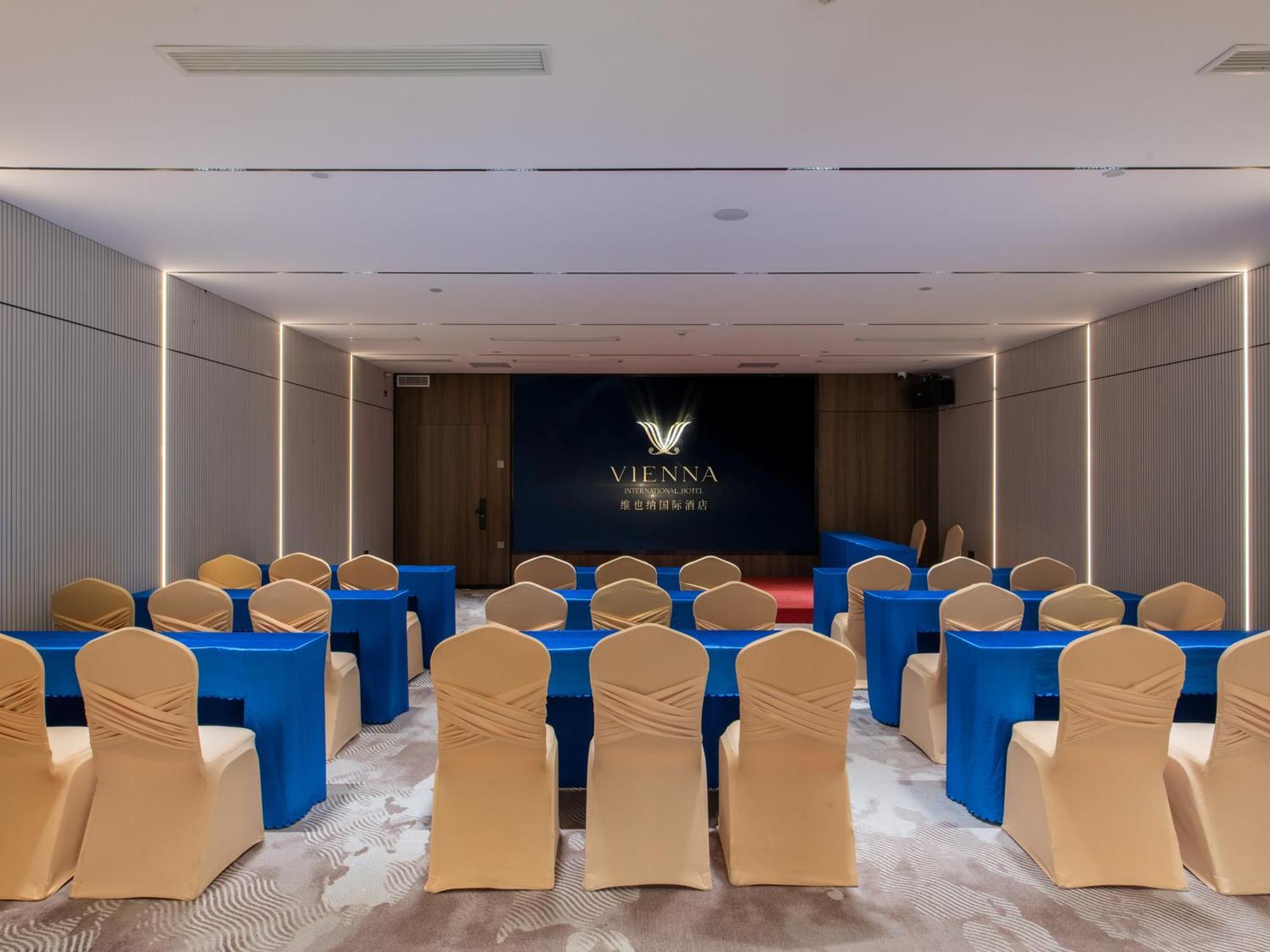 Vienna International Hotel Guangzhou Baiyun International Conference Center Екстер'єр фото