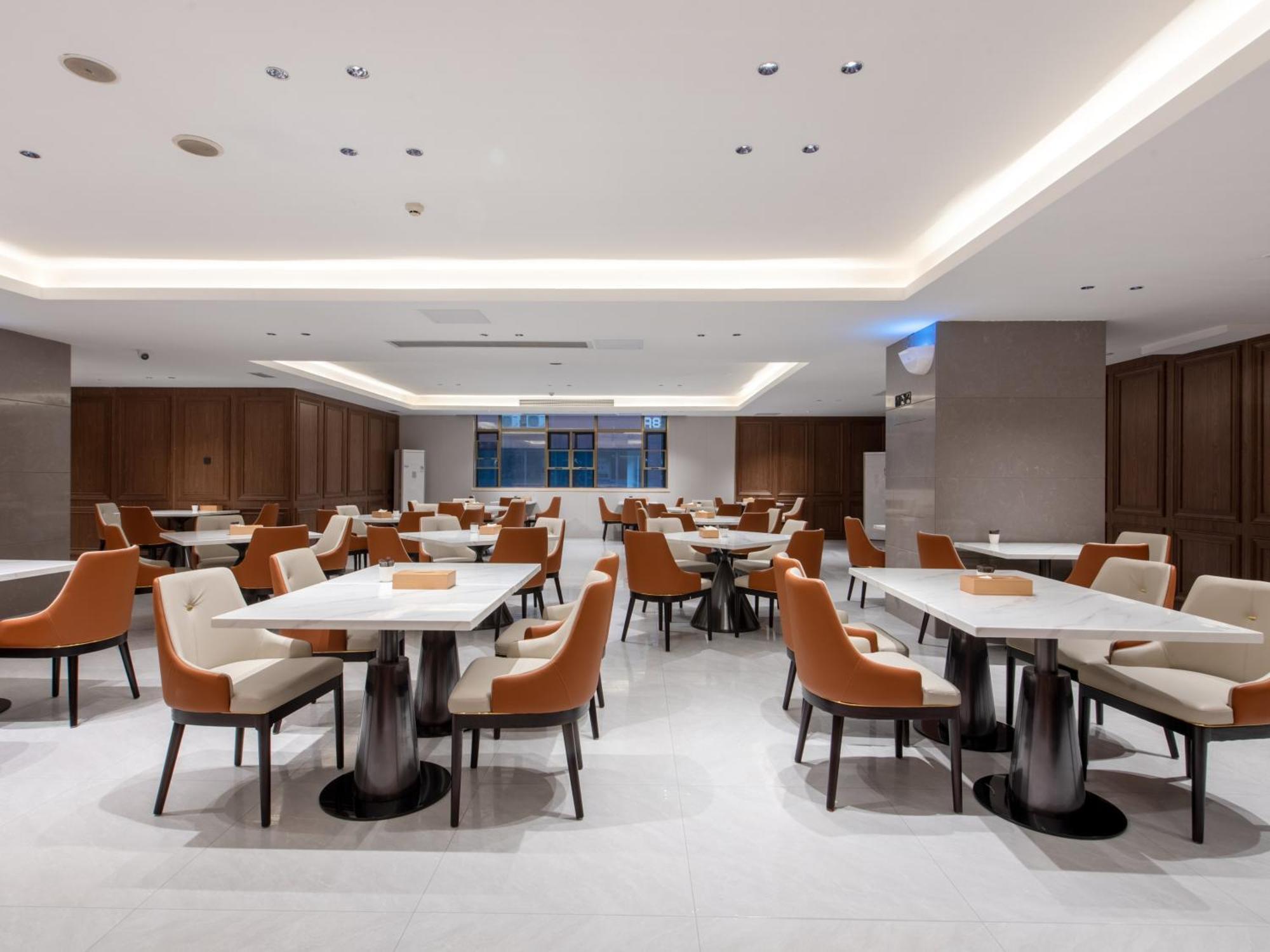 Vienna International Hotel Guangzhou Baiyun International Conference Center Екстер'єр фото