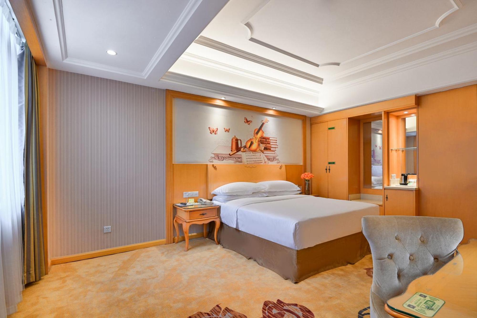 Vienna International Hotel Guangzhou Baiyun International Conference Center Екстер'єр фото