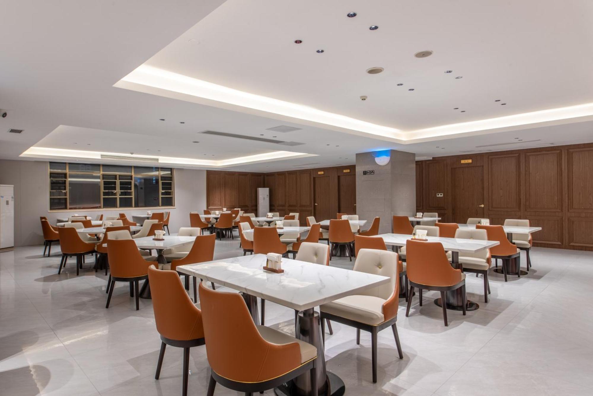 Vienna International Hotel Guangzhou Baiyun International Conference Center Екстер'єр фото
