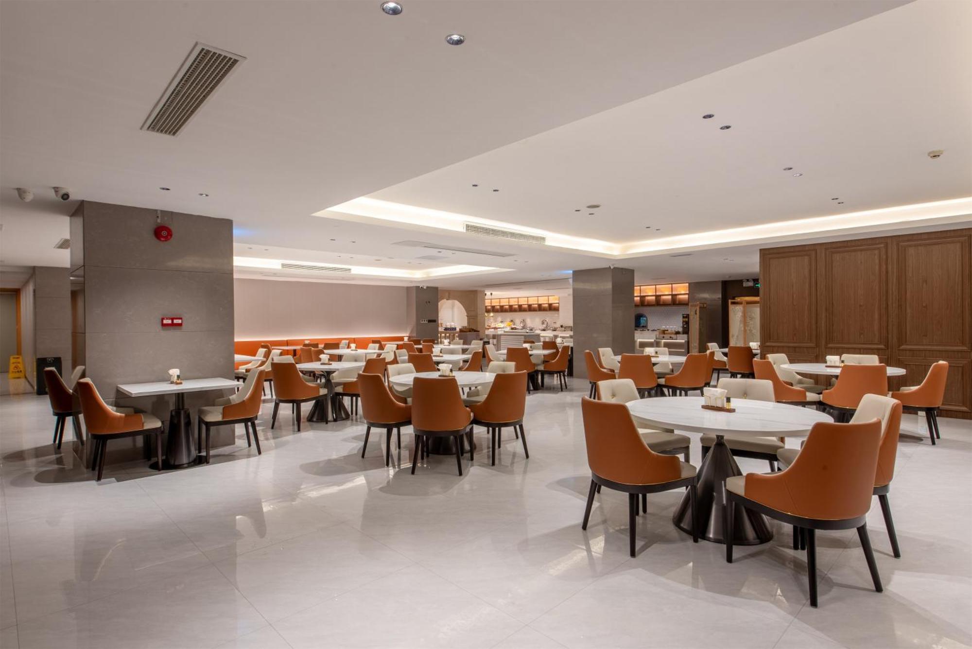 Vienna International Hotel Guangzhou Baiyun International Conference Center Екстер'єр фото
