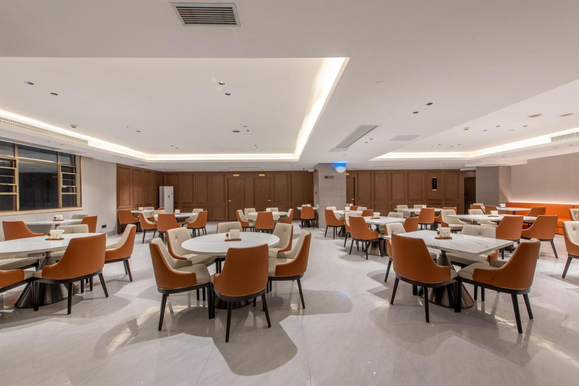 Vienna International Hotel Guangzhou Baiyun International Conference Center Екстер'єр фото