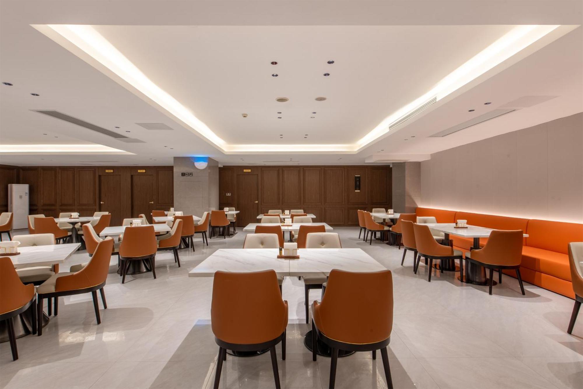 Vienna International Hotel Guangzhou Baiyun International Conference Center Екстер'єр фото