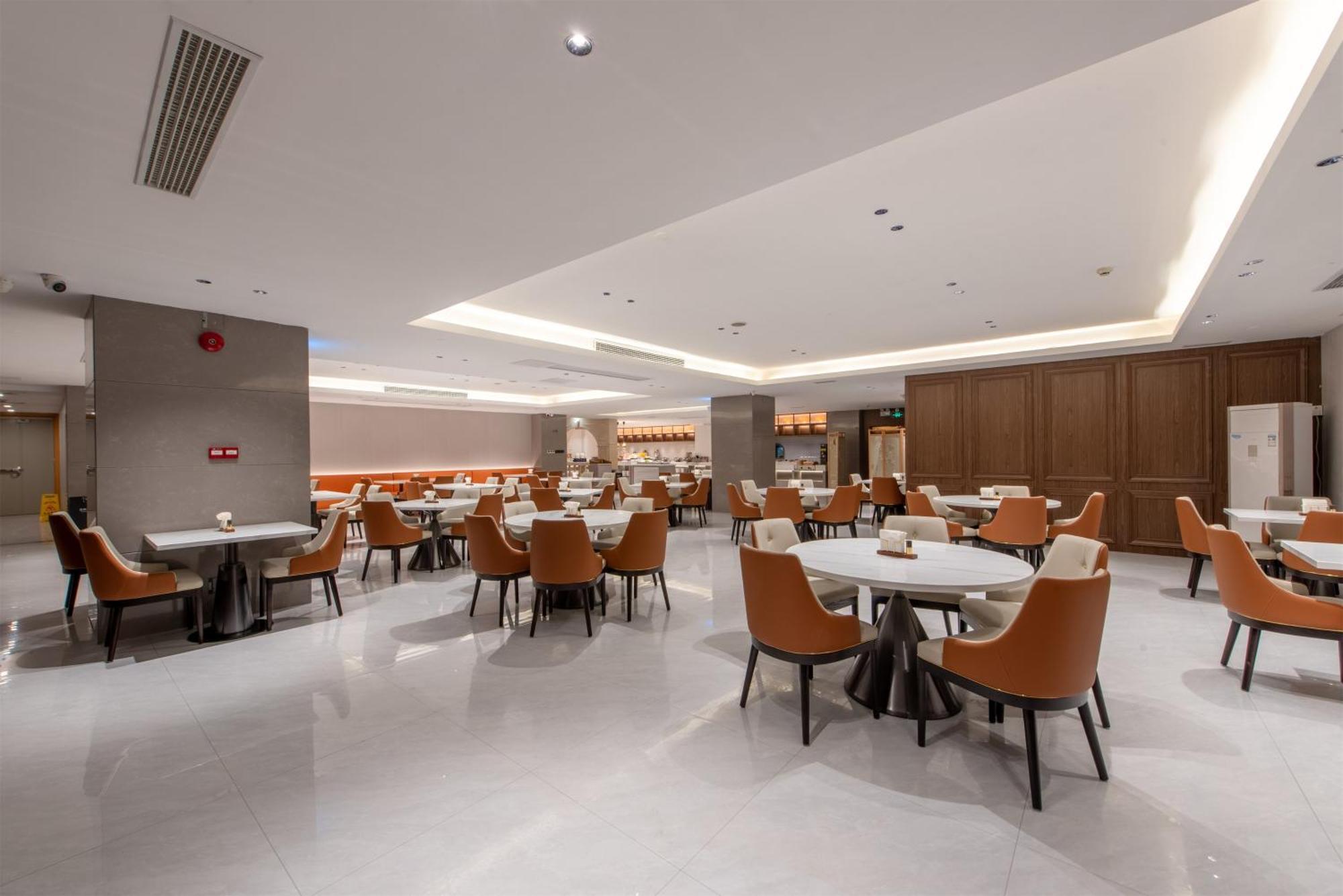 Vienna International Hotel Guangzhou Baiyun International Conference Center Екстер'єр фото